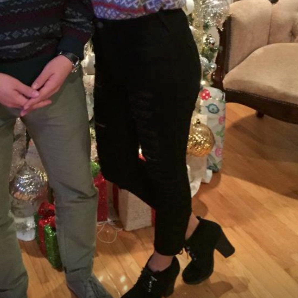 Hollister High Waisted Black Ripped Capri Jeans